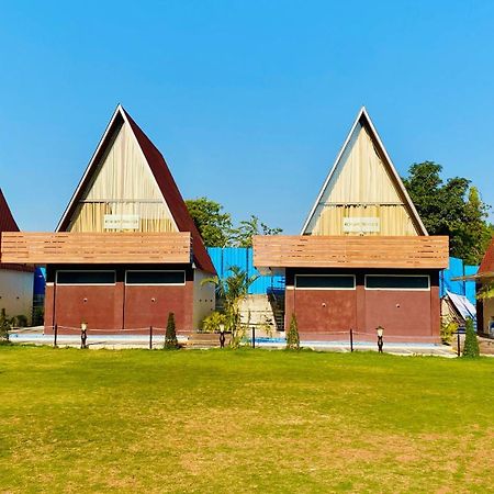 Anantara Club And Resort, اوجاين المظهر الخارجي الصورة